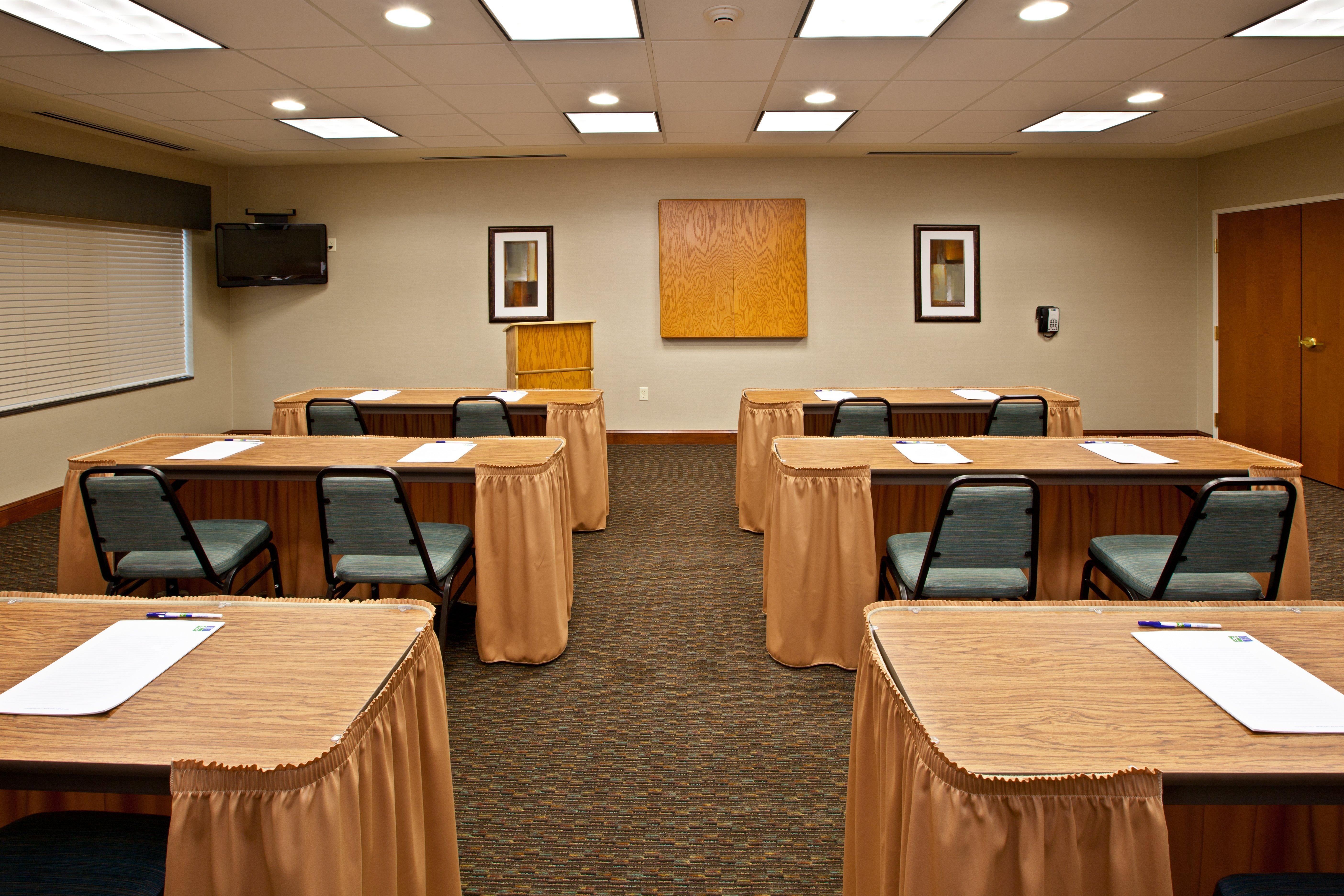 Holiday Inn Express & Suites Ripley By Ihg Konforlar fotoğraf